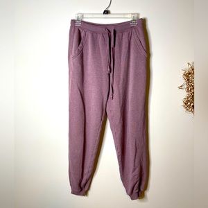 ⬇️ GUC Aerie joggers! Color eggplant Size small!